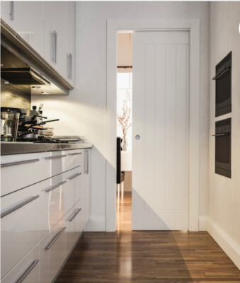 Single Door Kit + Handle & Doorjamb 125mm White Doorjamb + Black Finish Hardware